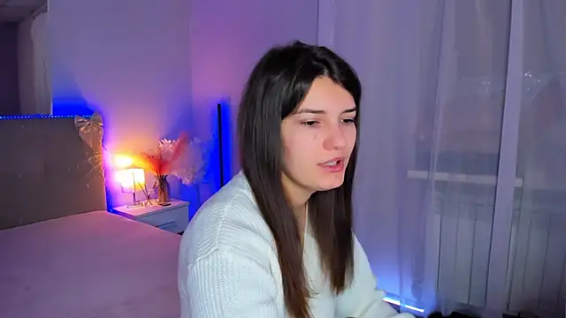 Snapshot of Laura_Leee chatting on 02-21-26, 06:15 Laura Leee online show from 02-21-26, 06:15