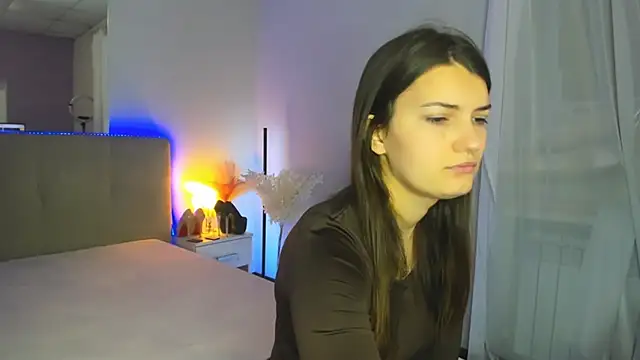 Laura Leee online show from 12-05-25, 06:12