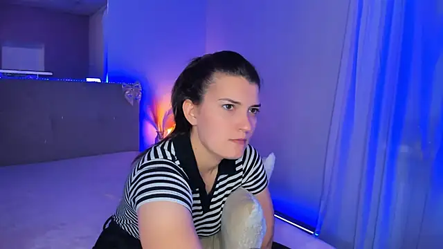 Laura Leee online show from 05-16-26, 10:36
