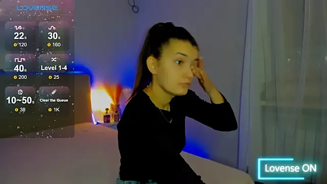 Laura Leee online show from 11-11-25, 06:19