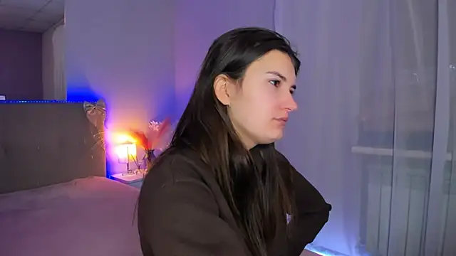 Snapshot of Laura_Leee chatting on 02-20-26, 06:26 Laura Leee online show from 02-20-26, 06:26