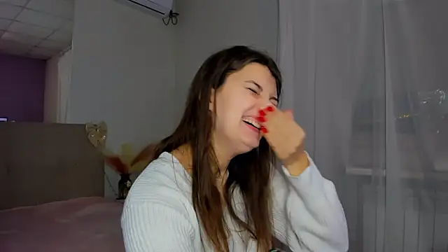 Laura Leee online show from 03-22-26, 06:04