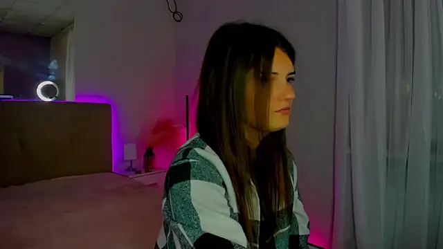 Laura Leee online show from 09-13-25, 05:29