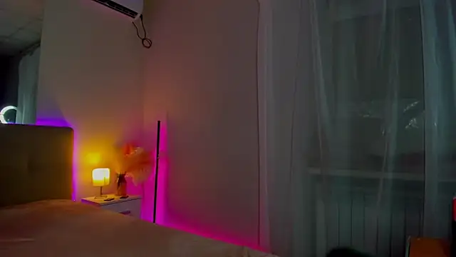 Laura Leee online show from 09-09-25, 05:28