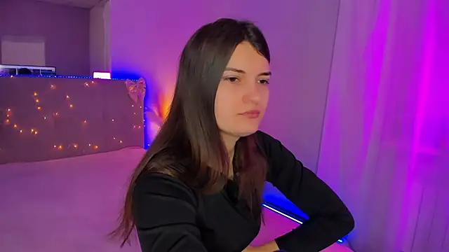 Laura Leee online show from 04-05-26, 05:14