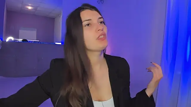 Laura Leee online show from 05-15-26, 04:54