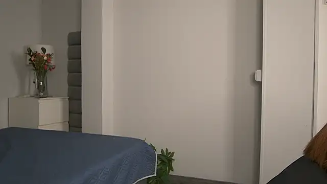 Madie  collins online show from 04-08-26, 12:06