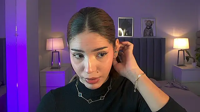 Madie  collins online show from 05-07-26, 12:08