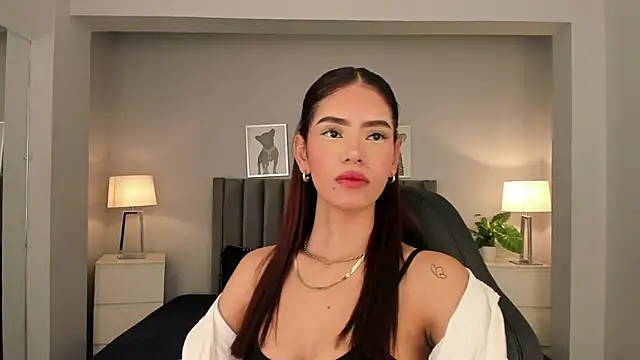 Madie  collins online show from 03-19-25, 11:17