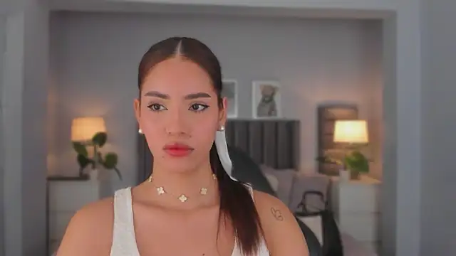 Madie  collins online show from 10-02-25, 10:29