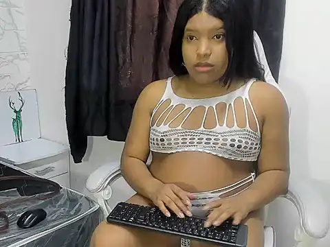 ShanayaKops online show from 11-24-25, 01:44