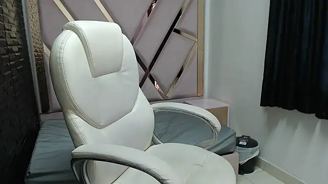 Snapshot of ShanayaKops chatting on 03-02-25, 01:09 ShanayaKops online show from 03-02-25, 01:09