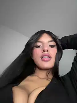 Snapshot of Dulceeany chatting on 03-16-25, 03:25 Dulceeany online show from 03-16-25, 03:25