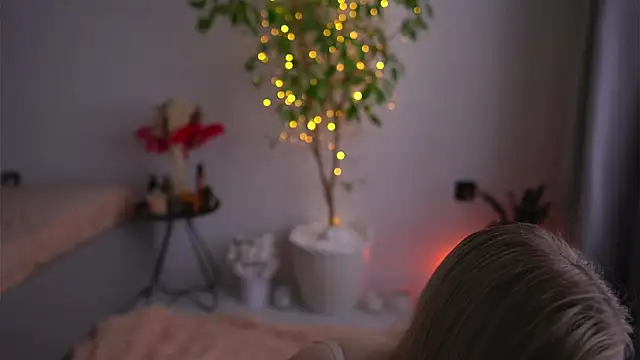 lorrie love story online show from 09-14-25, 09:20