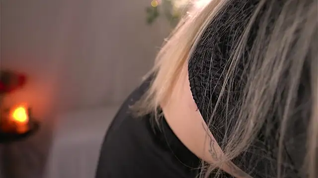 lorrie love story online show from 10-20-25, 11:22