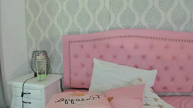 martina rivera  online show from 11-30-25, 12:06