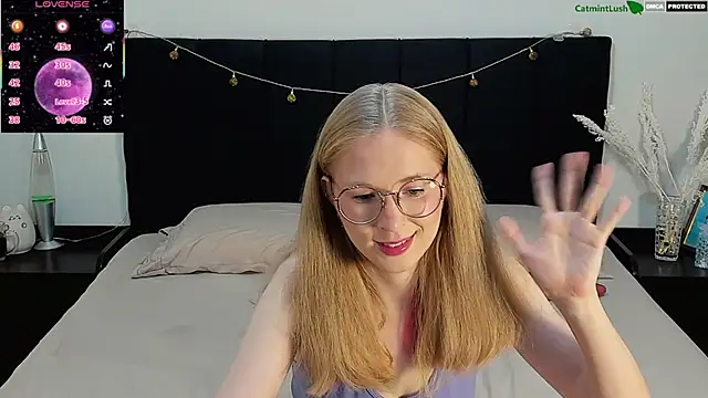 Snapshot of CatmintLush chatting on 07-16-26, 11:35 CatmintLush online show from 07-16-26, 11:35