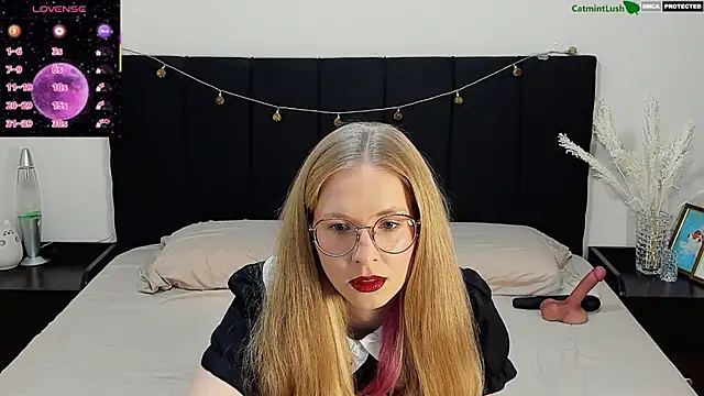 Snapshot of CatmintLush chatting on 07-02-26, 11:44 CatmintLush online show from 07-02-26, 11:44