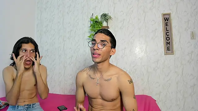 Snapshot of jony_honey chatting on 05-11-26, 11:44 jony honey online show from 05-11-26, 11:44