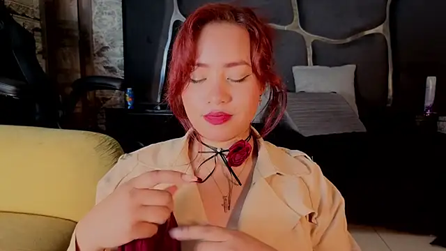 Estrella05  online show from 10-18-25, 05:09