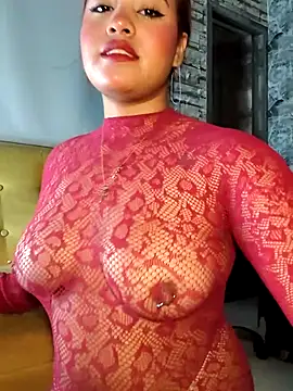 Estrella05  online show from 11-19-25, 05:18