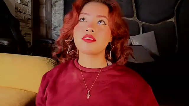 Estrella05  online show from 10-30-25, 04:44