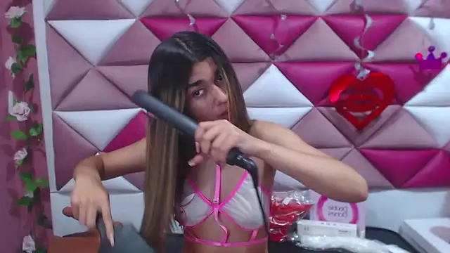 NahomiConnor  online show from 03-05-25, 04:13