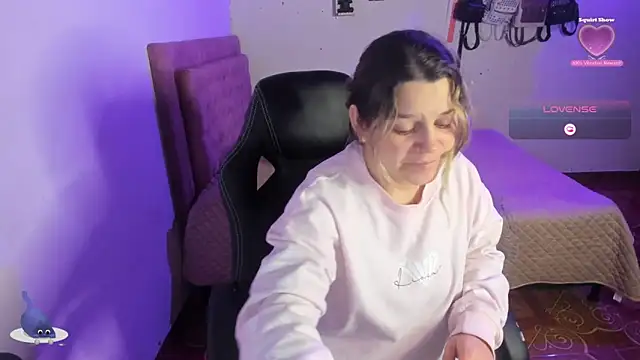 Sabrina Hall  online show from 11-22-25, 02:54