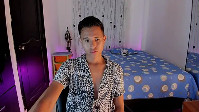 Snapshot of alessandro_wizard chatting on 02-07-25, 01:47 alessandro wizard online show from 02-07-25, 01:47