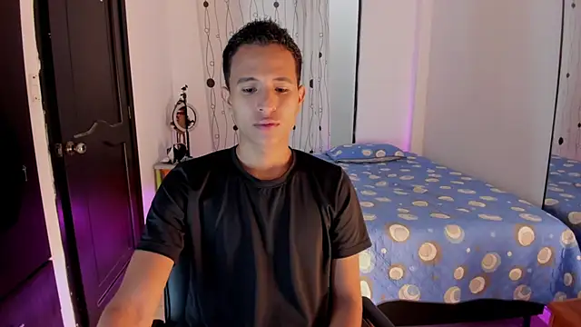 Snapshot of alessandro_wizard chatting on 02-28-25, 02:31 alessandro wizard online show from 02-28-25, 02:31