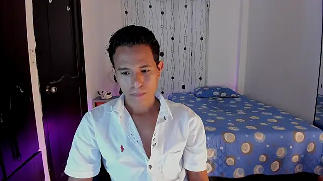 Snapshot of alessandro_wizard chatting on 03-15-25, 03:59 alessandro wizard online show from 03-15-25, 03:59