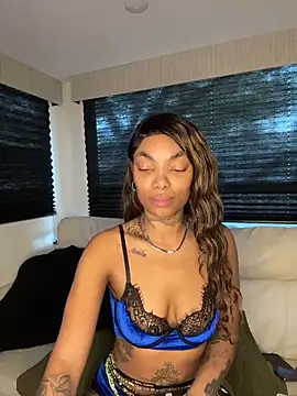 Snapshot of butterflybootyy chatting on 09-25-25, 03:07 butterflybootyy online show from 09-25-25, 03:07