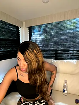 Snapshot of butterflybootyy chatting on 09-13-25, 03:23 butterflybootyy online show from 09-13-25, 03:23