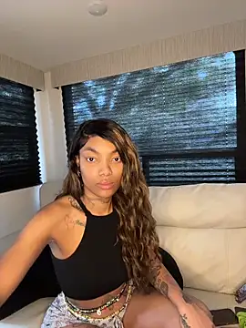 Snapshot of butterflybootyy chatting on 09-23-25, 02:13 butterflybootyy online show from 09-23-25, 02:13