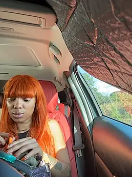 Snapshot of butterflybootyy chatting on 10-18-25, 09:06 butterflybootyy online show from 10-18-25, 09:06