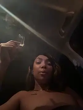 Snapshot of butterflybootyy chatting on 09-23-25, 01:23 butterflybootyy online show from 09-23-25, 01:23