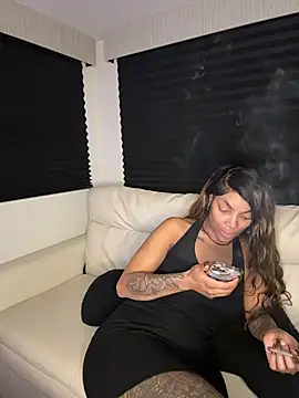 Snapshot of butterflybootyy chatting on 09-24-25, 02:18 butterflybootyy online show from 09-24-25, 02:18