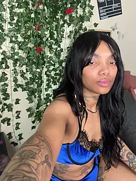 Snapshot of butterflybootyy chatting on 02-27-25, 02:03 butterflybootyy online show from 02-27-25, 02:03