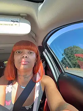 Snapshot of butterflybootyy chatting on 10-20-25, 03:23 butterflybootyy online show from 10-20-25, 03:23