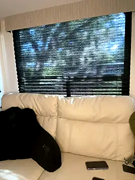 Snapshot of butterflybootyy chatting on 09-19-25, 03:05 butterflybootyy online show from 09-19-25, 03:05