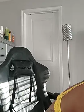 butterflybootyy online show from 04-26-26, 12:13