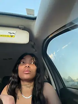 Snapshot of butterflybootyy chatting on 03-04-25, 06:29 butterflybootyy online show from 03-04-25, 06:29