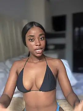 Snapshot of BhadBhad_Kitty chatting on 03-22-25, 11:32 BhadBhad Kitty online show from 03-22-25, 11:32