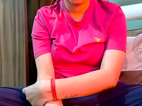 Queen Ayesha  online show from 01-10-26, 11:38