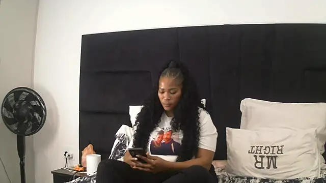 SEXYEBONY2010 online show from 04-20-26, 02:18