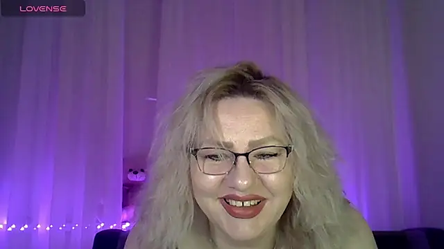 AngelinaGlam online show from 05-17-26, 04:29