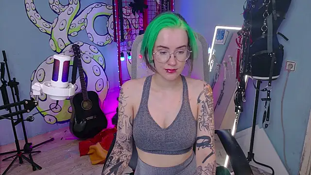 Snapshot of Cumpotik_Eve chatting on 06-18-26, 02:54 Cumpotik Eve online show from 06-18-26, 02:54