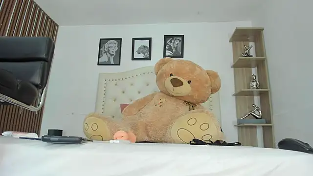 Dani Sweet Ts online show from 07-17-26, 11:02