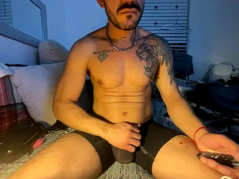 Snapshot of ganosex chatting on 10-21-25, 01:27 ganosex online show from 10-21-25, 01:27