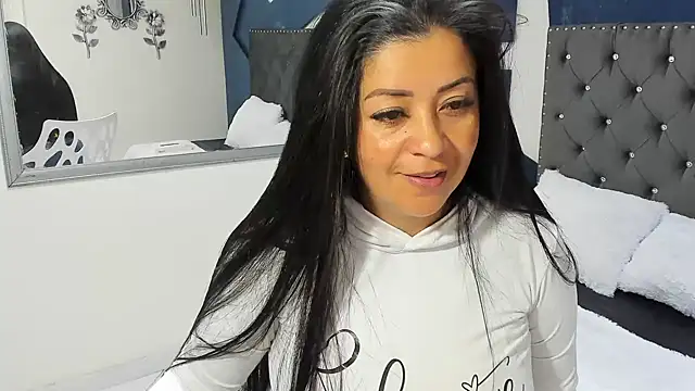 Brenda sotoo online show from 12-27-24, 01:53